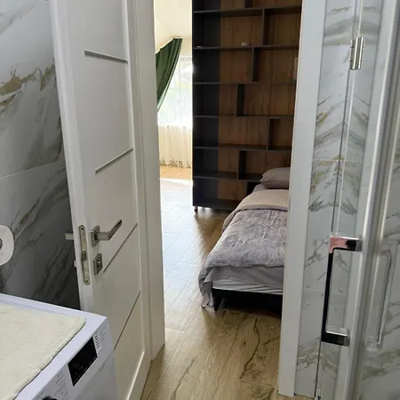 Marblehouse Apartment *