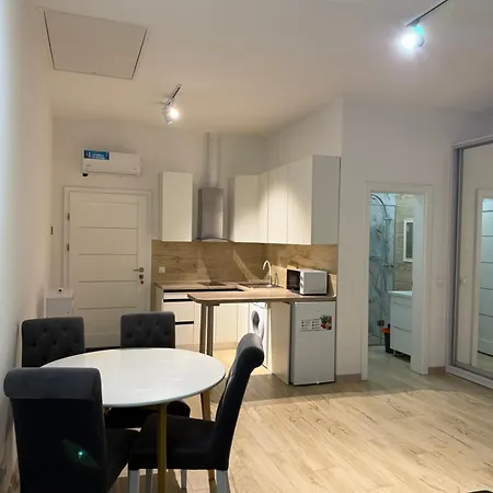 Marblehouse Apartment *